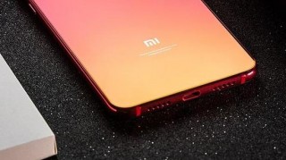 小米8耳机孔在哪里？小米8手机耳机孔在哪里