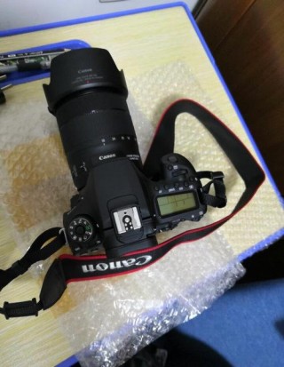 佳能60d镜头盖尺寸？佳能60d套机镜头