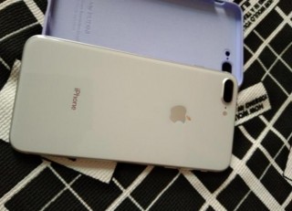 苹果xr和8plus哪个实用，xr和iphone8plus哪个好