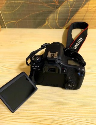 佳能760d和尼康d5500，尼康d5600和佳能70d对比评测