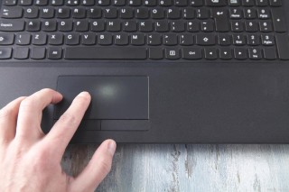 触摸显示器有什么用，触摸显示屏属于什么设备