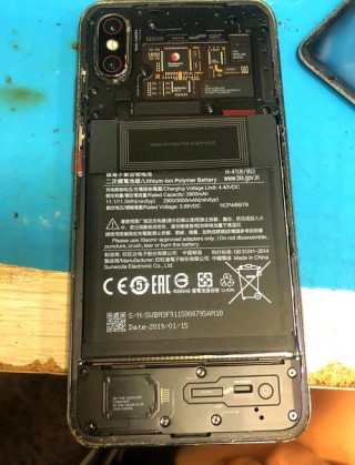 小米8换屏幕现在要多少钱，小米8手机换个屏幕需要多少钱