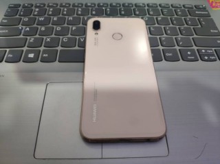 华为nova3和p20对比哪个好，华为nova3和华为p20