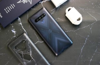 黑鲨3s屏幕材质是e3吗，黑鲨3s的屏幕质量如何？