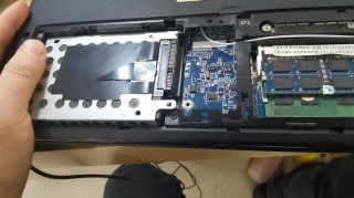 宏基4741硬盘怎么拆，宏基拆硬盘教程？