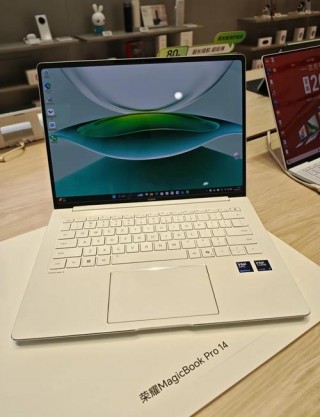 大学手提电脑性价比推荐，大学生一般使用什么价位的手提电脑?