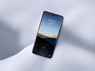 努比亚z30pro屏幕是2k吗，努比亚z30pro是屏下摄像头吗