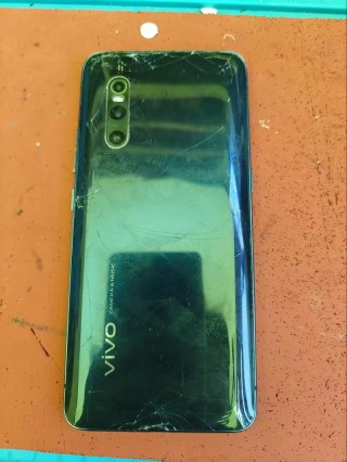 vivox27换原装屏幕要多少钱？vivox27换个屏幕多少钱?