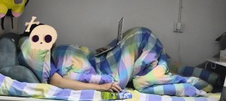 笔记本电脑床桌家用推荐，床上笔记本桌子多大合适