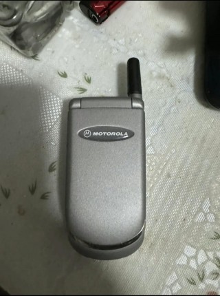 摩托罗拉v3现在有卖的吗，摩托罗拉v3在哪里能买到正品