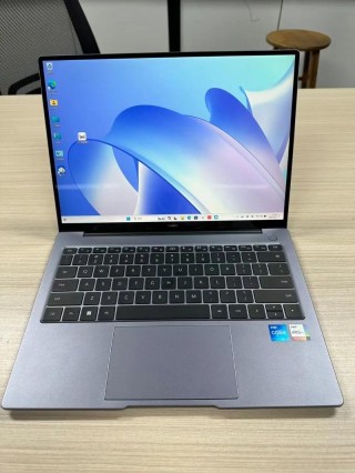 笔记本电脑触摸屏推荐，笔记本电脑触摸屏有用吗?？