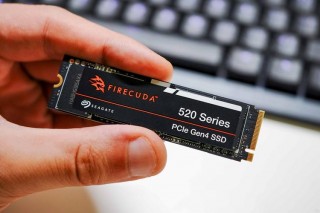 电脑固态硬盘的作用，电脑固态硬盘是用来干嘛的？