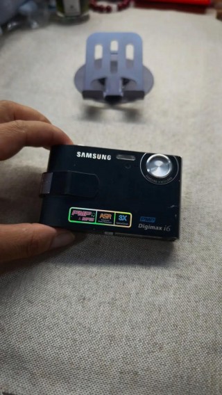 三星相机digimaxi6怎么充电？三星pl60相机充电办法