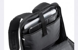 笔记本电脑放入包中哪头朝下，笔记本电脑放包里方向