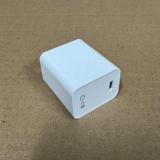 平板电脑用什么充电器充电，平板电脑用什么充电器充电好？