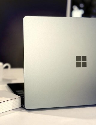 微软笔记本surface好用吗，微软surface值得入手吗