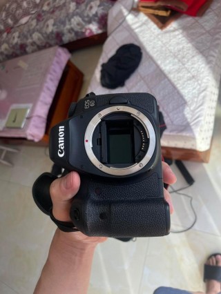 佳能半画幅必备镜头推荐，佳能半画幅相机镜头推荐？