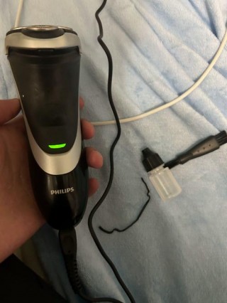 飞利浦剃须刀充电几小时，飞利浦剃须刀充电几小时充满？