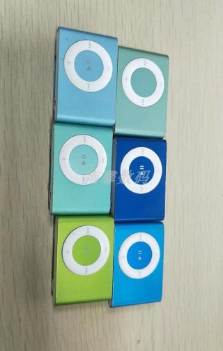 苹果mp3夹子使用方法，苹果小夹子mp3充不进电怎么办?？