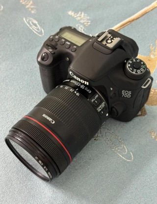 佳能5d2新机多少钱一台，佳能5d2现在入值不值