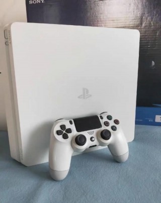 ps4slim能玩战神5吗，ps4可以玩战神1和2吗