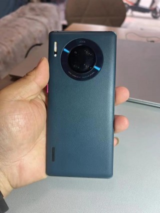 华为nova8pro是曲面屏吗，华为nova8pro是曲面屏吗?？