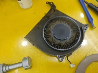 电脑主机风扇怎么拆下来，电脑主机风扇拆卸方法？