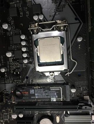 电脑cpu在什么位置，电脑cpu在什么位置示意图