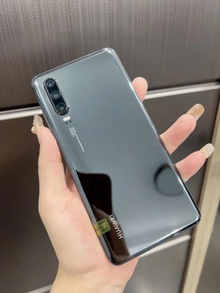 华为p30显示屏多少钱，华为p30原装显示屏多少钱