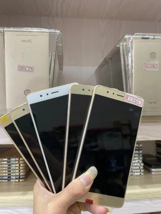 华为荣耀v8如何扩展内存，荣耀v8手机内存不足能升内存吗？