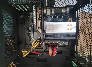 一台电脑能装几个固态硬盘，一台电脑可以放几个固态硬盘