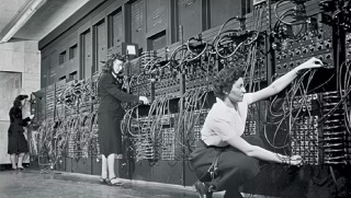 第一台电脑诞生于哪一年，第一台电脑叫什么名