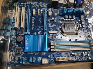 z77主板只能识别4条内存中的2条内存，z77插四个内存？