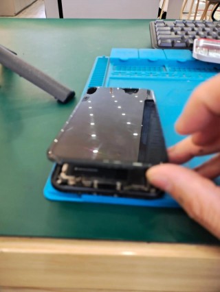 iphonexr屏幕换屏多少钱，苹果xr换屏幕多少钱2021？