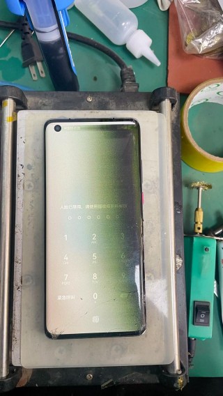 华为mate40e屏幕多少钱？华为mate40屏幕碎了多少钱换