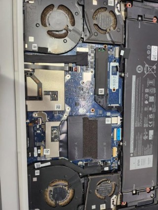 外星人笔记本电脑电池怎么拆，外星人笔记本电池更换电芯？