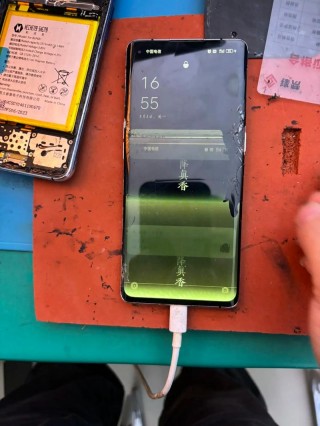 opporeno4换内屏幕多少钱？opporeno4换一个屏幕多少钱