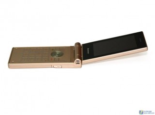 摩托罗拉玫红色智能华盖，摩托罗拉me？