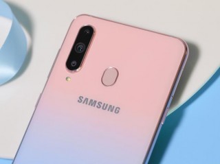 三星a8s屏幕是什么材质，三星a8s是oled屏吗？