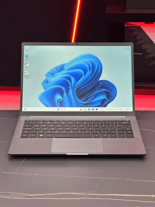 屏幕超薄的笔记本电脑推荐，超薄笔记本屏幕坏了能修吗？