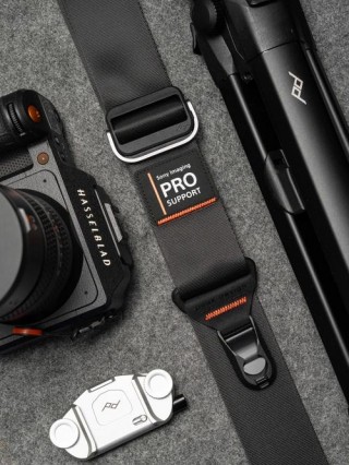 索尼相机带子怎么绑，索尼相机怎么安装肩带？