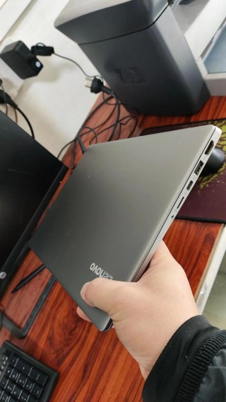 小型笔记本叫什么，非常小的笔记本电脑？