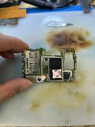 荣耀10怎么拆开后盖，荣耀10怎么拆开后盖视频