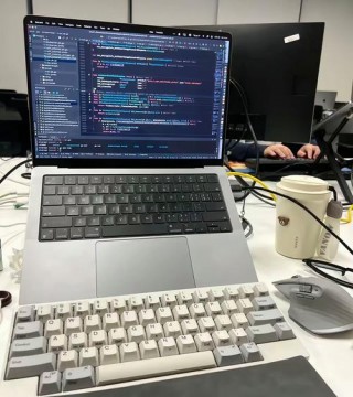 网页美工笔记本电脑推荐？网页美工相关书籍