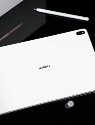 华为二合一笔记本使用方法，华为二合一笔记本可以装win7吗？