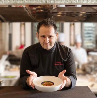 米其林三星主厨什么概念？全球唯一的90后米其林三星主厨