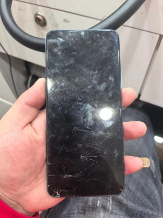 vivoy52s换屏幕要多少钱，vivoy52原装屏多少钱