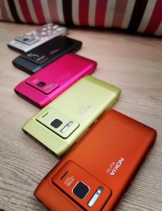 诺基亚n81有几层屏幕，诺基亚n81 n85？