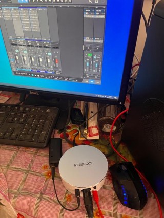 电脑录音需要什么设备？电脑录音要戴耳机吗