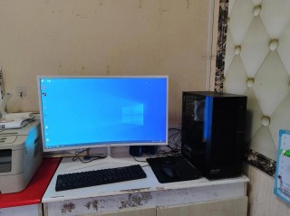 电脑显示屏多少钱合适，电脑显示屏多少钱啊